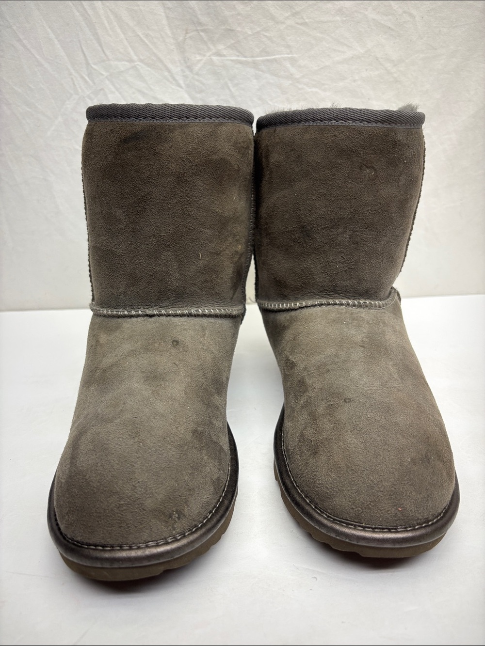 UGG Classic Short Boots, SZ 5 women’s, box 88